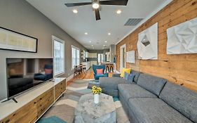 San Antonio Home With Yard - 2 Mi To Downtown!